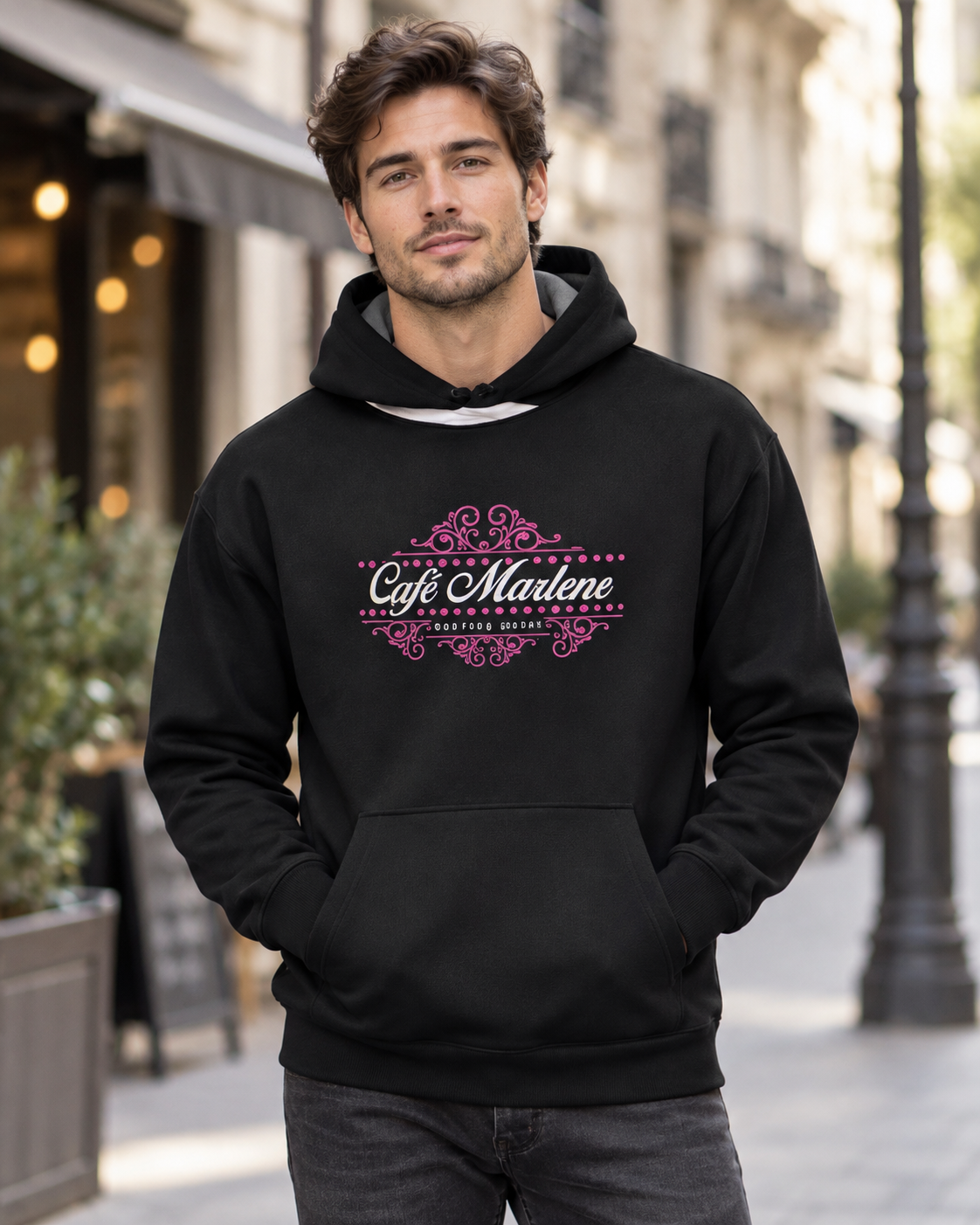 Noir Spell Marlene & Go — sudadera negra hombre en entorno urbano