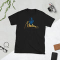 Camiseta unisex Marlene — firma azul y dorada — vista principal del diseño