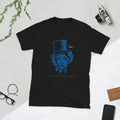 Camiseta unisex Marlene — retrato pop rosa — vista principal del diseño