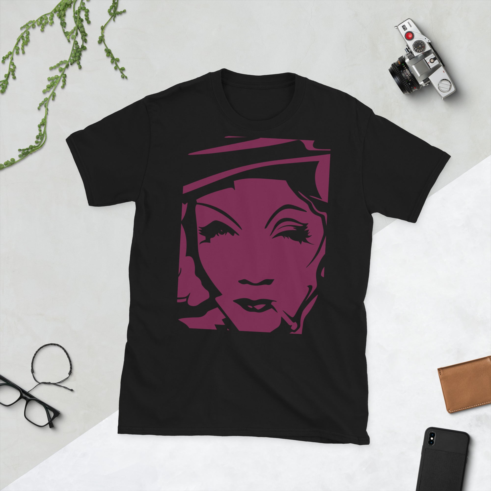 Camiseta unisex Marlene — retrato clásico negro I — vista principal del diseño