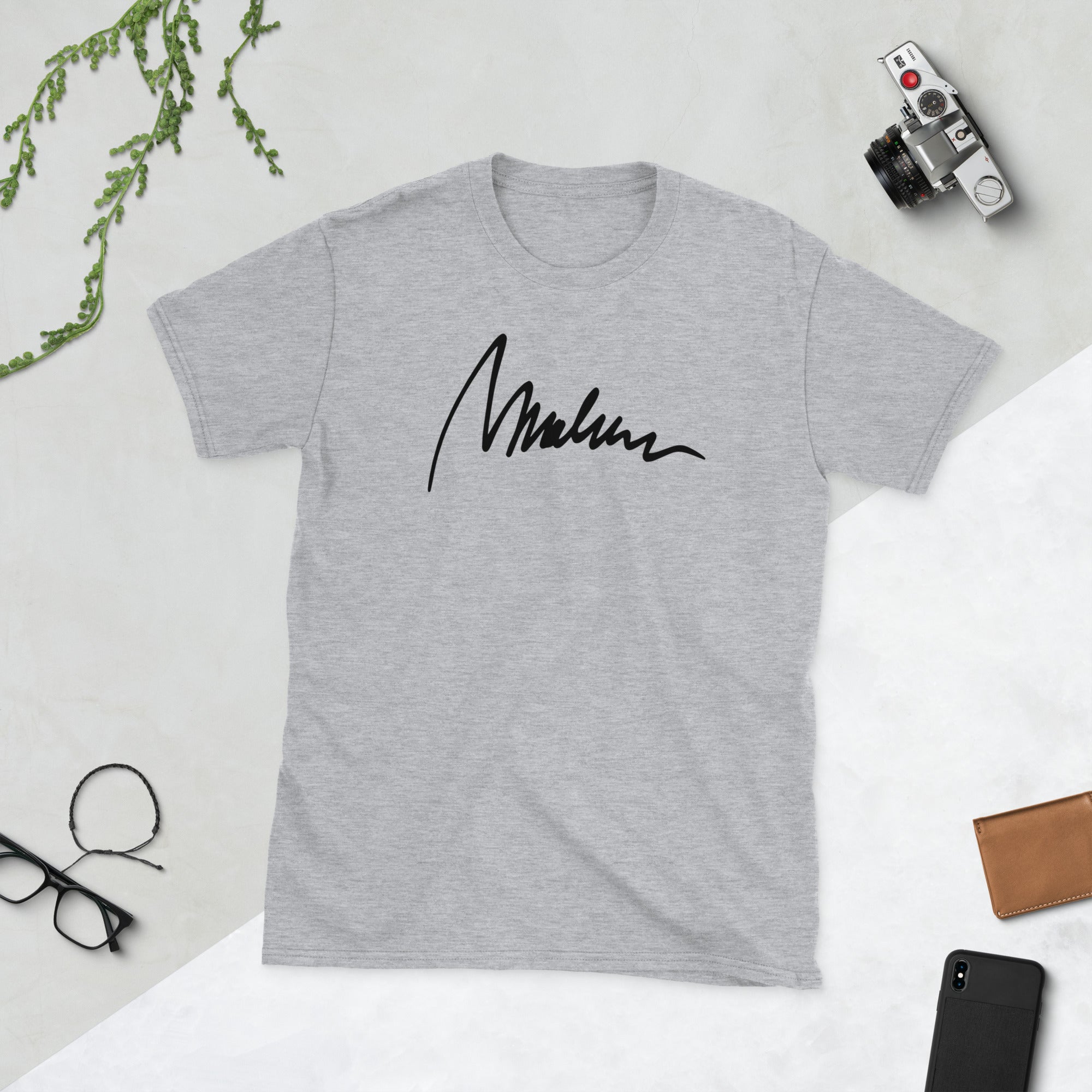 Camiseta unisex Marlene — retrato pop negro — vista principal del diseño