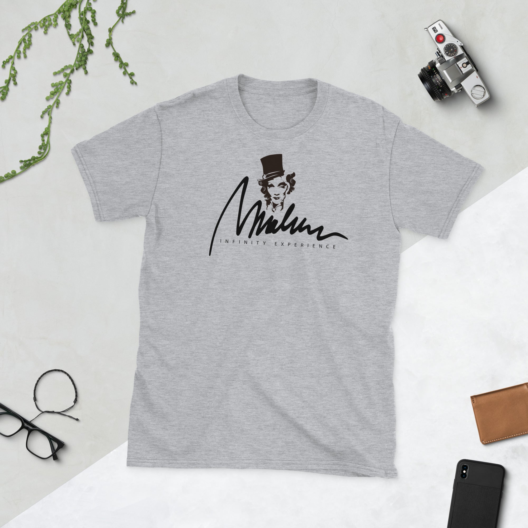 Camiseta unisex Marlene — firma y retrato negro II — vista principal del diseño