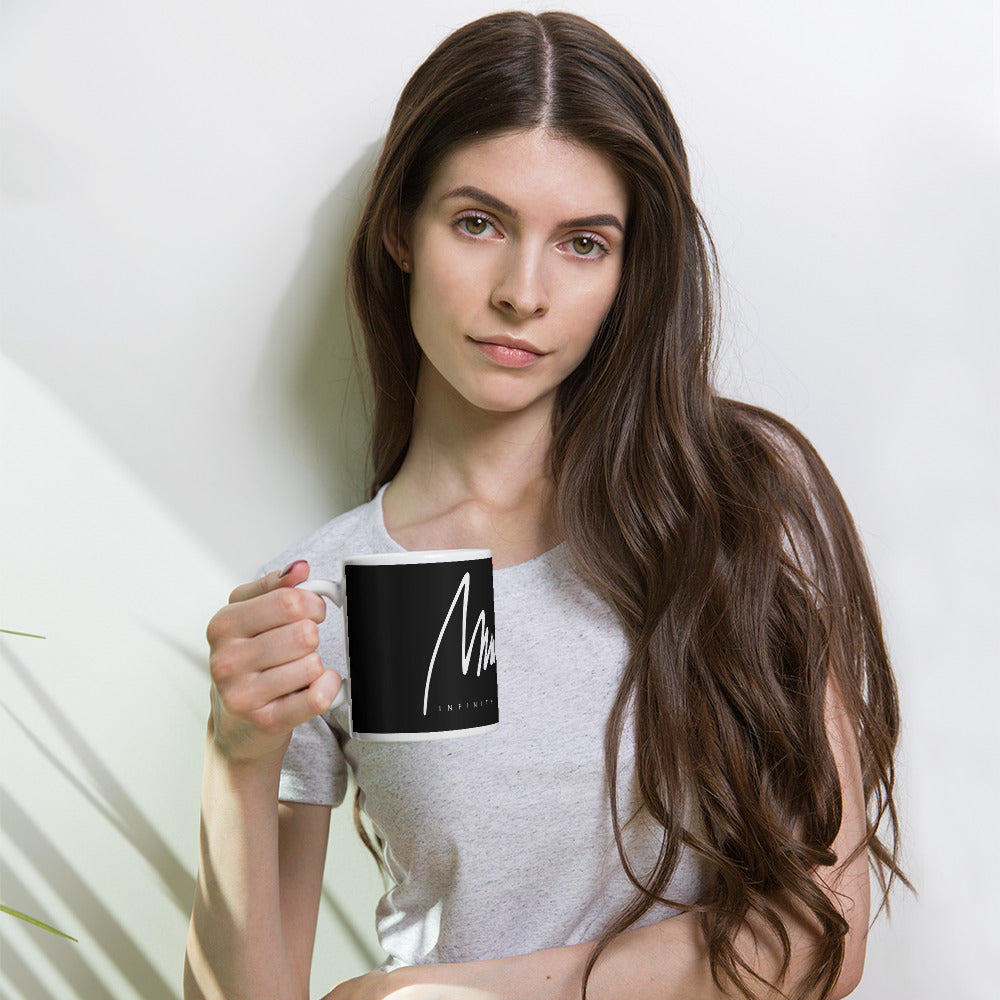 Taza blanca Marlene Signature — vista principal del diseño